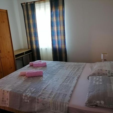 Sem Daire Tar-Vabriga Dış mekan fotoğraf
