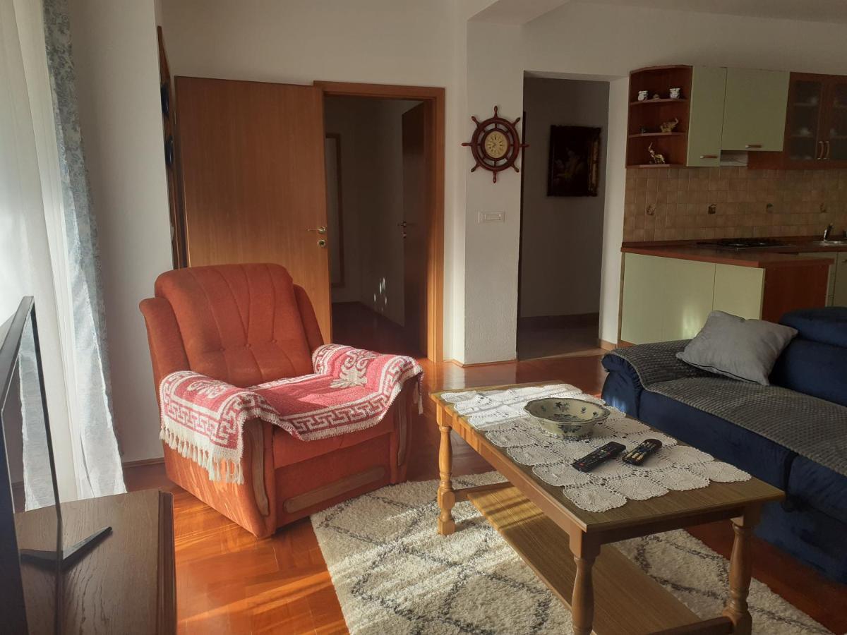 Sem Daire Tar-Vabriga Dış mekan fotoğraf