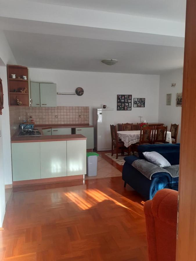 Sem Daire Tar-Vabriga Dış mekan fotoğraf