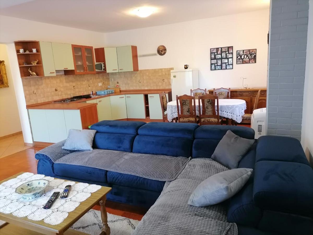 Sem Daire Tar-Vabriga Dış mekan fotoğraf