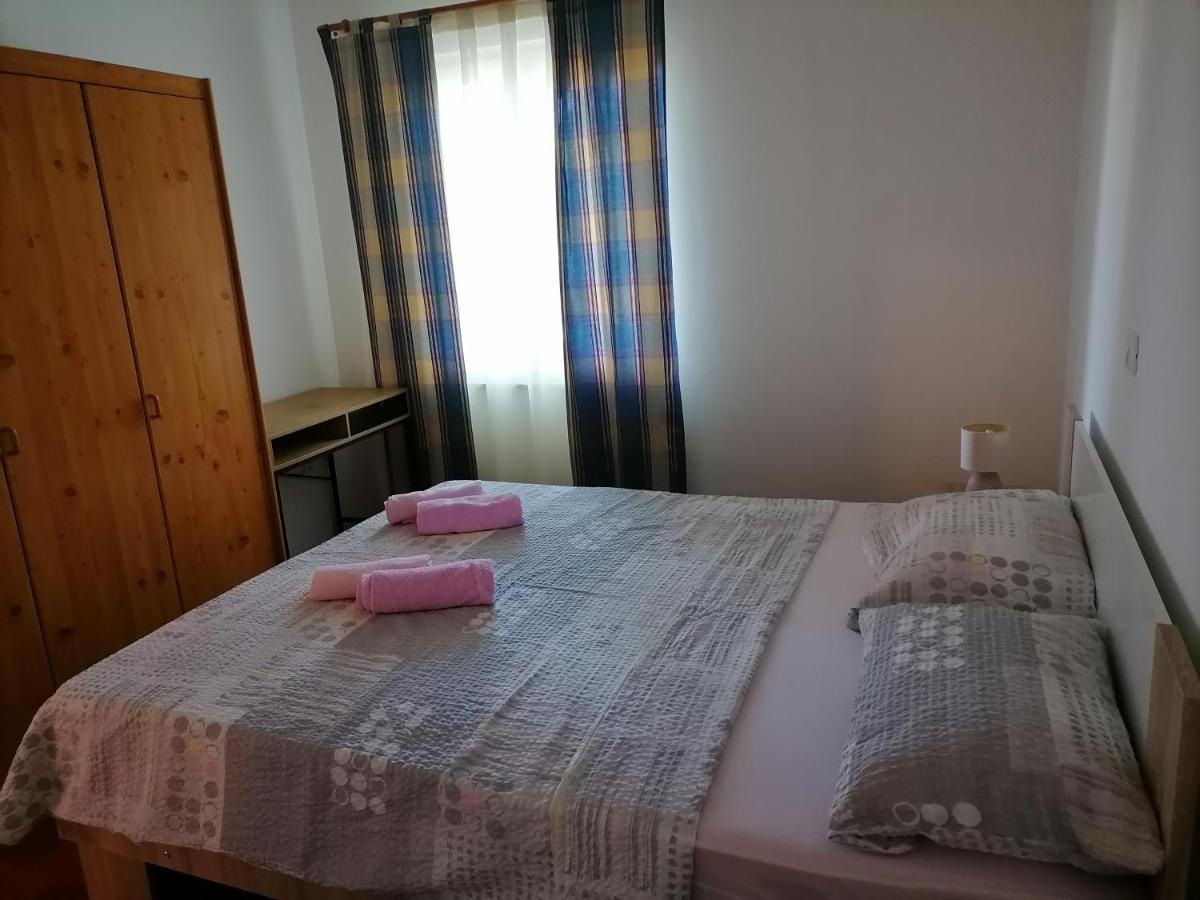 Sem Daire Tar-Vabriga Dış mekan fotoğraf