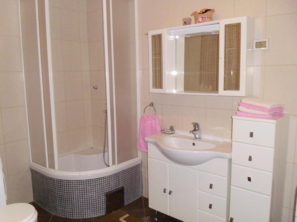 Sem Daire Tar-Vabriga Dış mekan fotoğraf