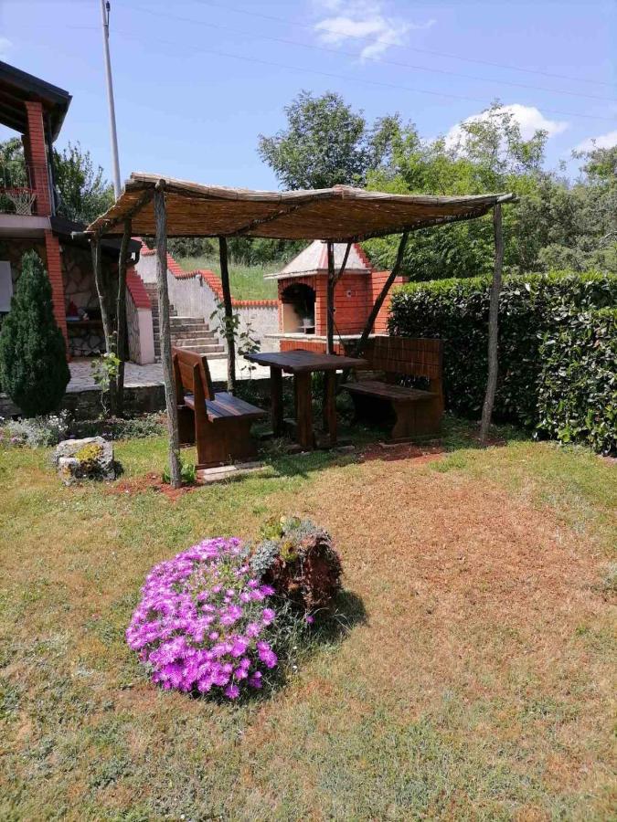 Sem Daire Tar-Vabriga Dış mekan fotoğraf